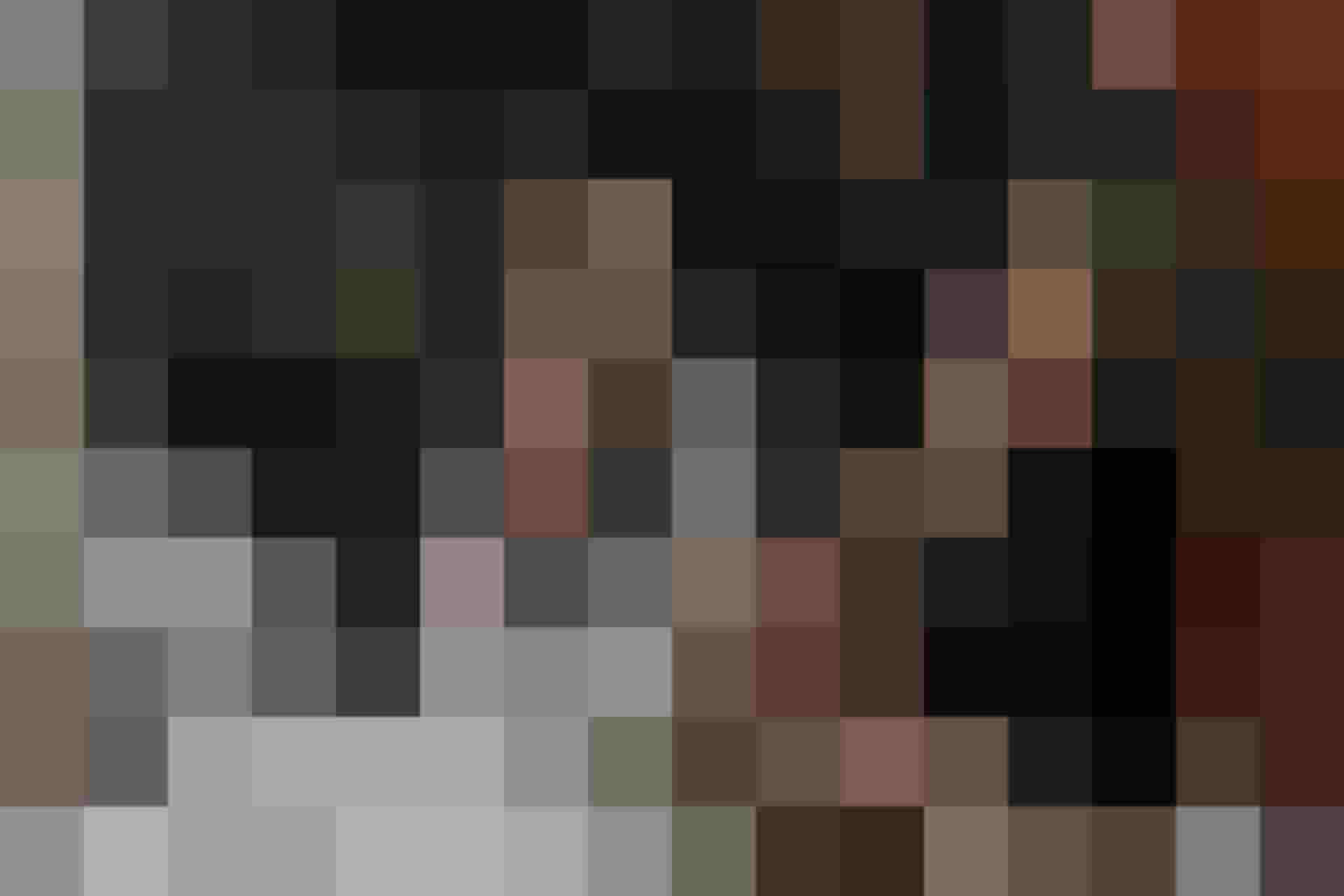 Panorama-Außenpool des Luxus-Wellnesshotels DAS.GOLDBERG mit weitem Blick über das Salzburger Land